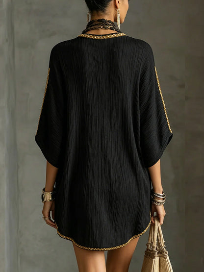 Robe Mini Noire — Col V Profond Manches Courtes