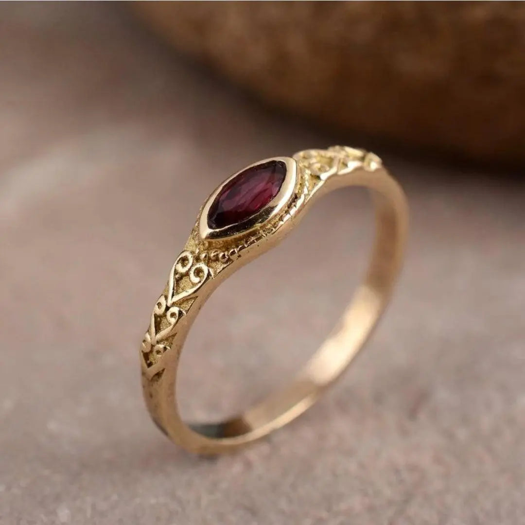 Bague Dorée Vintage Cristal Rouge