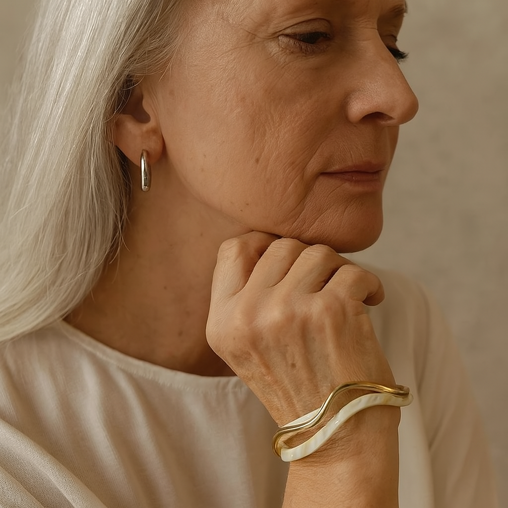 Bracelet Élégant Opale Blanche Dorée
