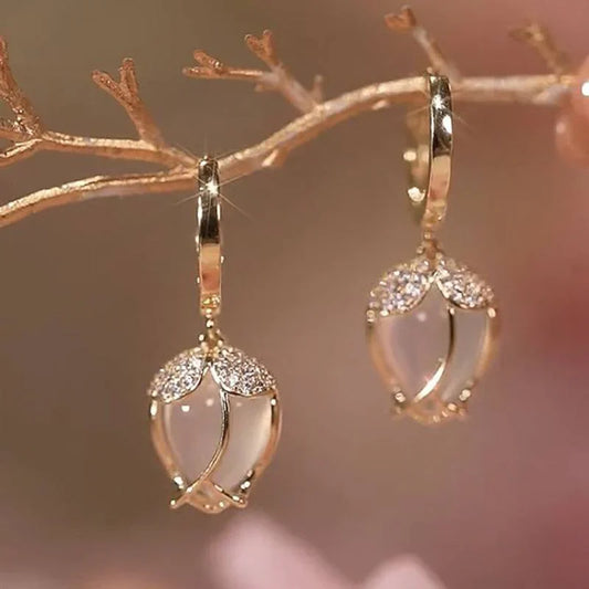 Boucles d'Oreilles Vintage Tulipe Blanche Zirconia