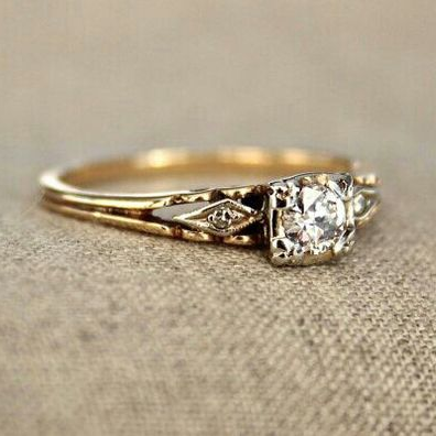 Bague Fine Vintage en Zirconia Dorée